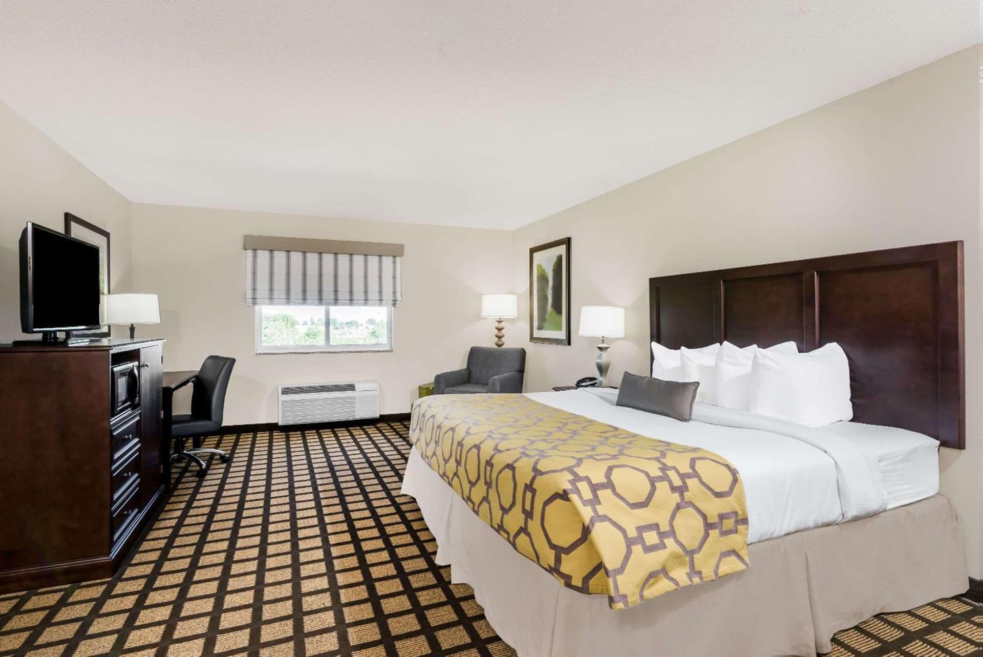 Baymont by Wyndham Erie gallery photo in Erie, PA — image 26
