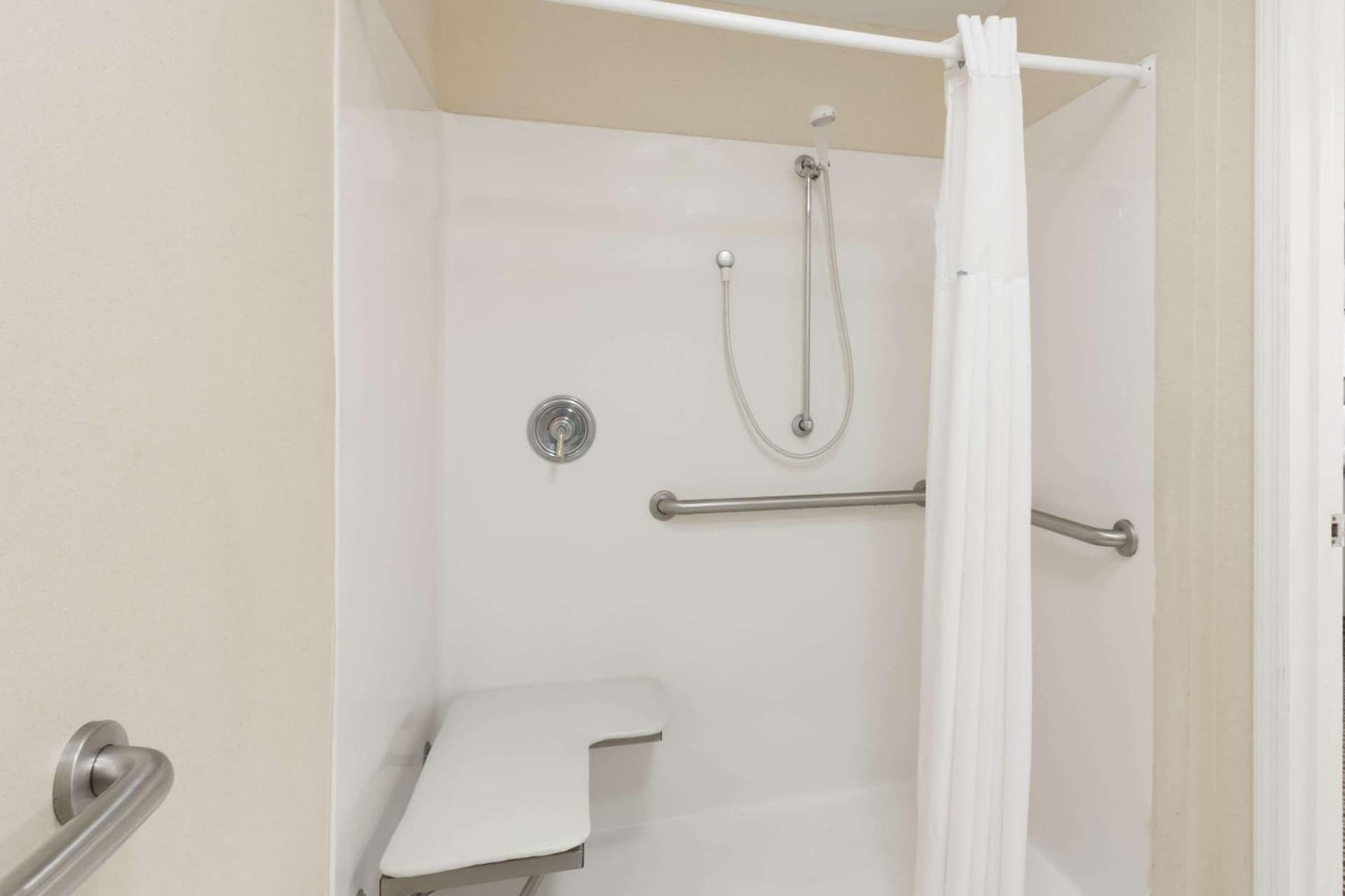 Baymont by Wyndham Lakeland gallery photo in Lakeland, FL — image 12