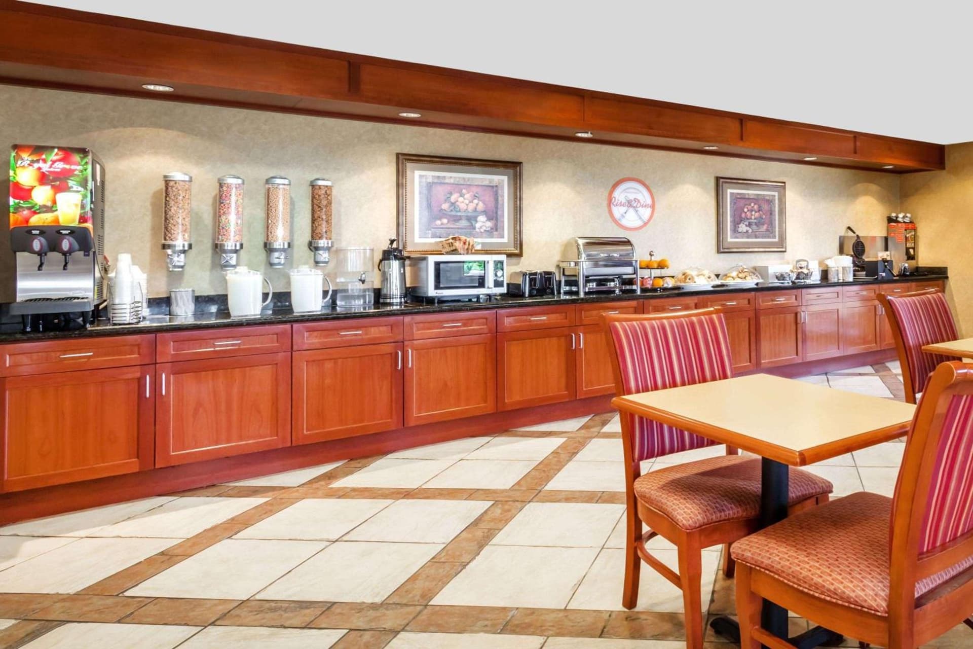 Howard Johnson by Wyndham Evansville East gallery photo in Evansville, IN — image 24