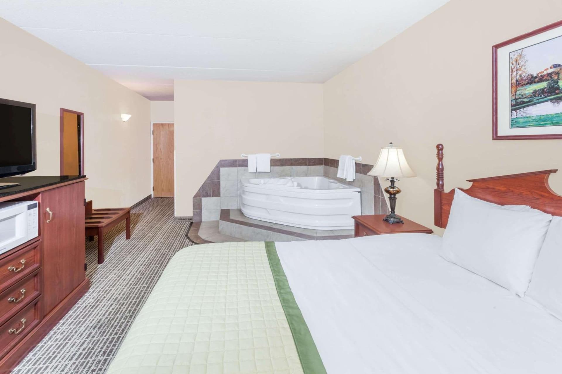 Baymont by Wyndham Elkhart gallery photo in Elkhart, IN — image 5