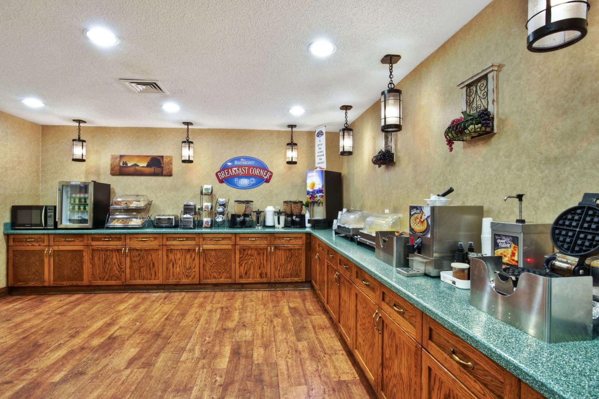 Baymont by Wyndham Knoxville/Cedar Bluff gallery photo in Knoxville, TN — image 13