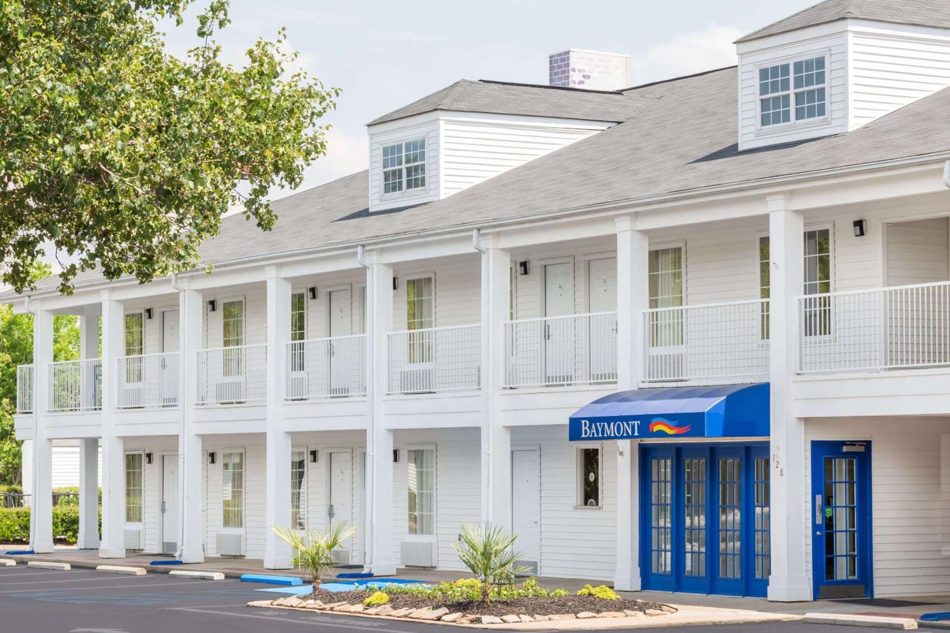 Baymont by Wyndham Anderson Clemson featured exterior or lobby in Anderson, SC — similar hotel