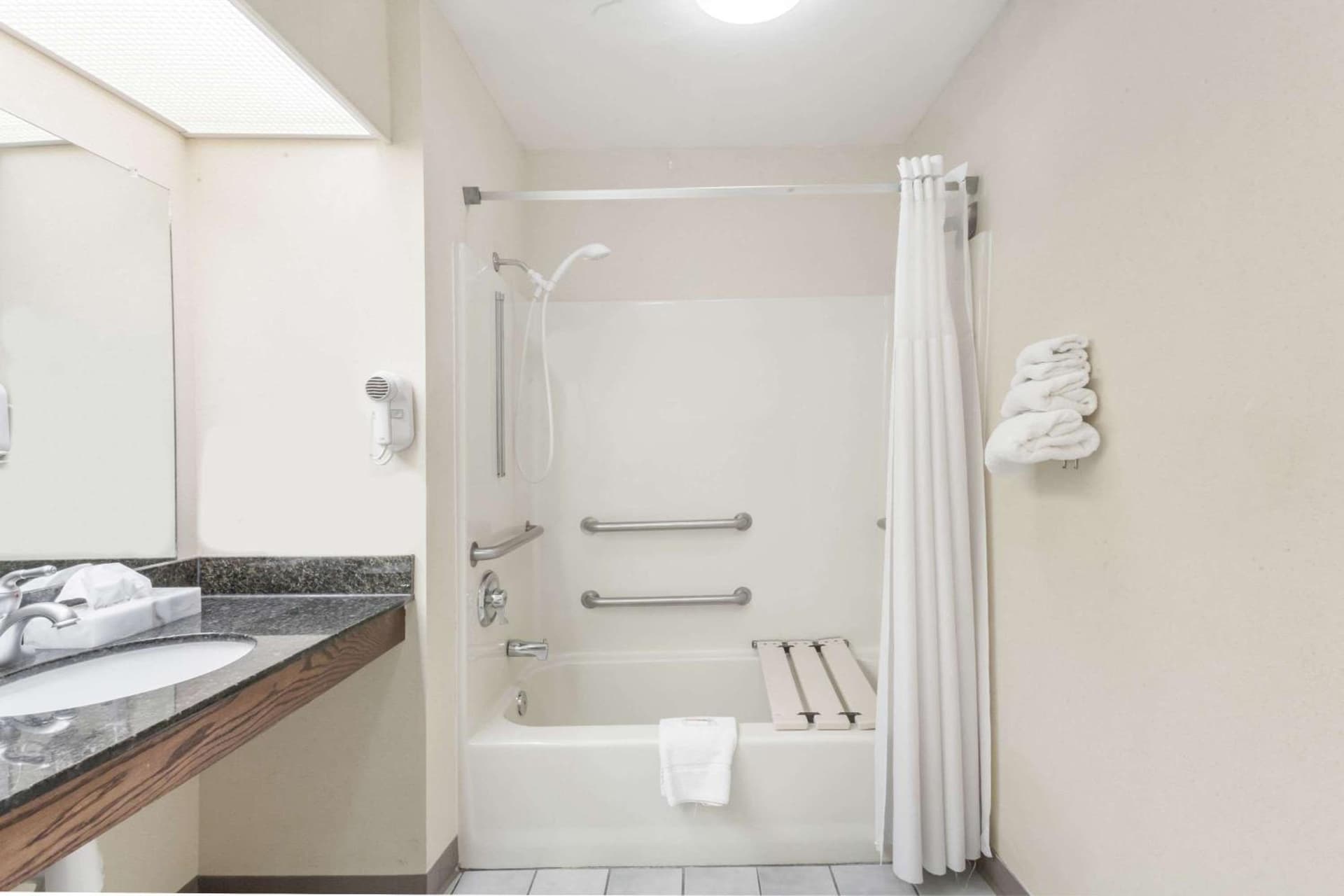 Baymont by Wyndham Hickory gallery photo in Hickory, NC — image 4