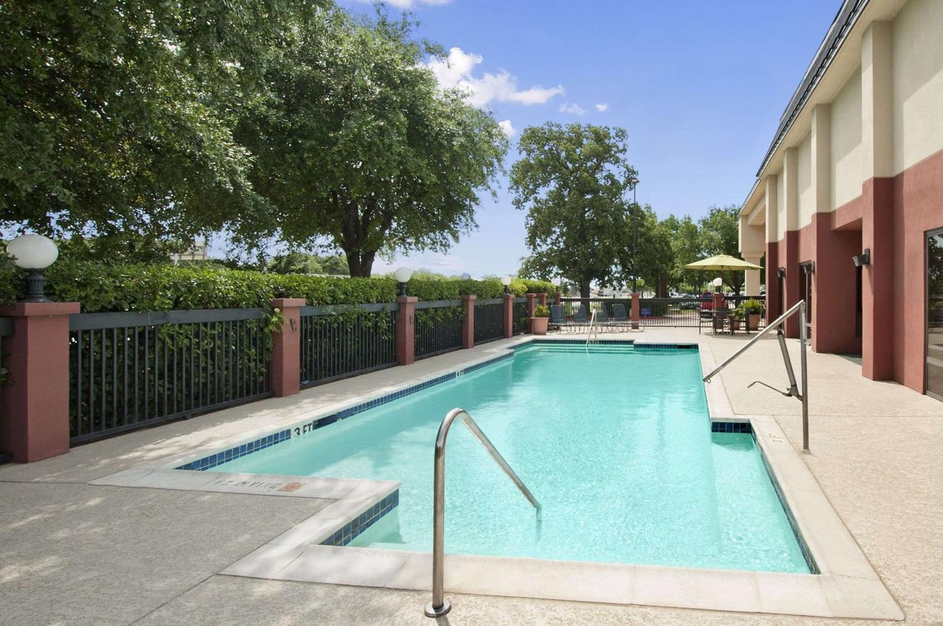 Baymont by Wyndham Lewisville interior in Lewisville, TX — gallery photo 2