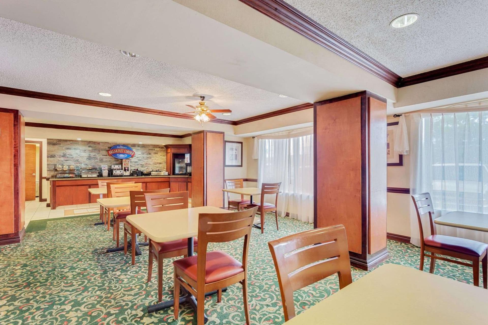 Baymont by Wyndham Kalamazoo East gallery photo in Kalamazoo, MI — image 9