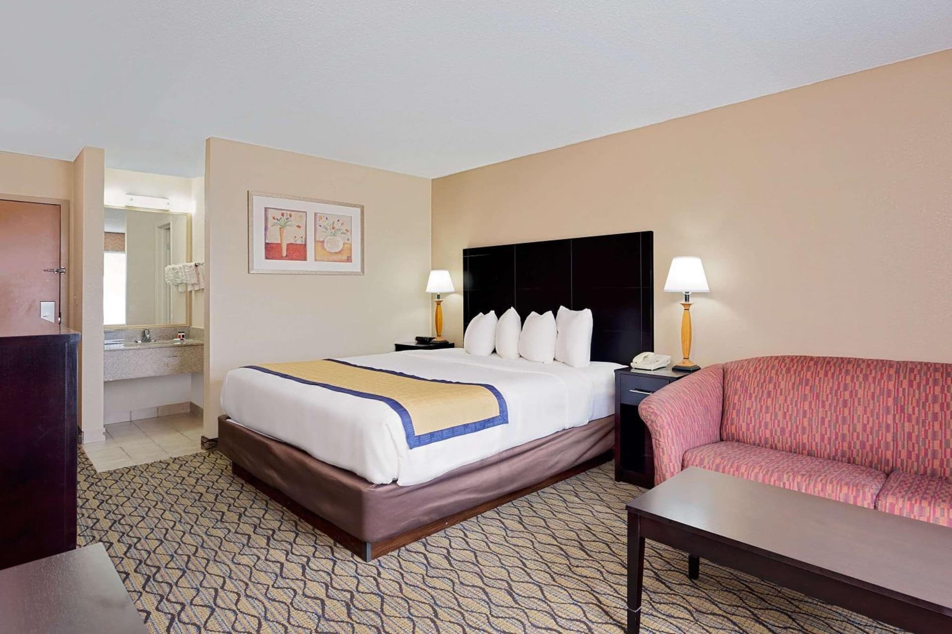 Baymont by Wyndham Kalamazoo East gallery photo in Kalamazoo, MI — image 5