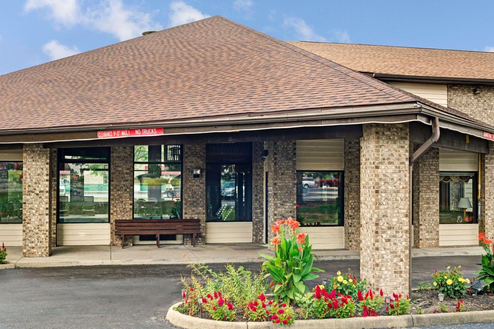 Baymont by Wyndham Washington Court House featured exterior or lobby in Jeffersonville, OH — similar hotel