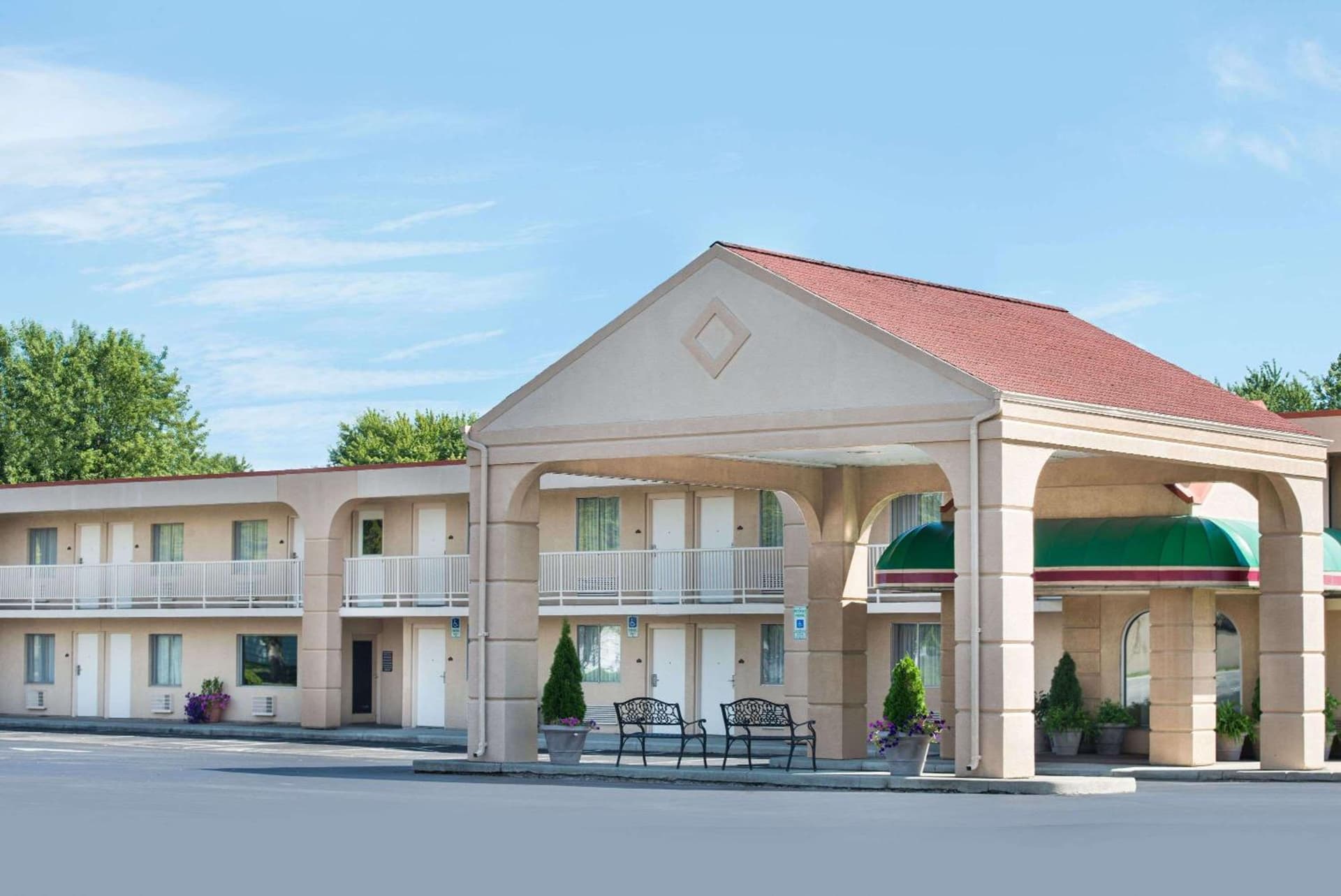 Baymont by Wyndham Sandusky featured exterior or lobby in Sandusky, OH — similar hotel