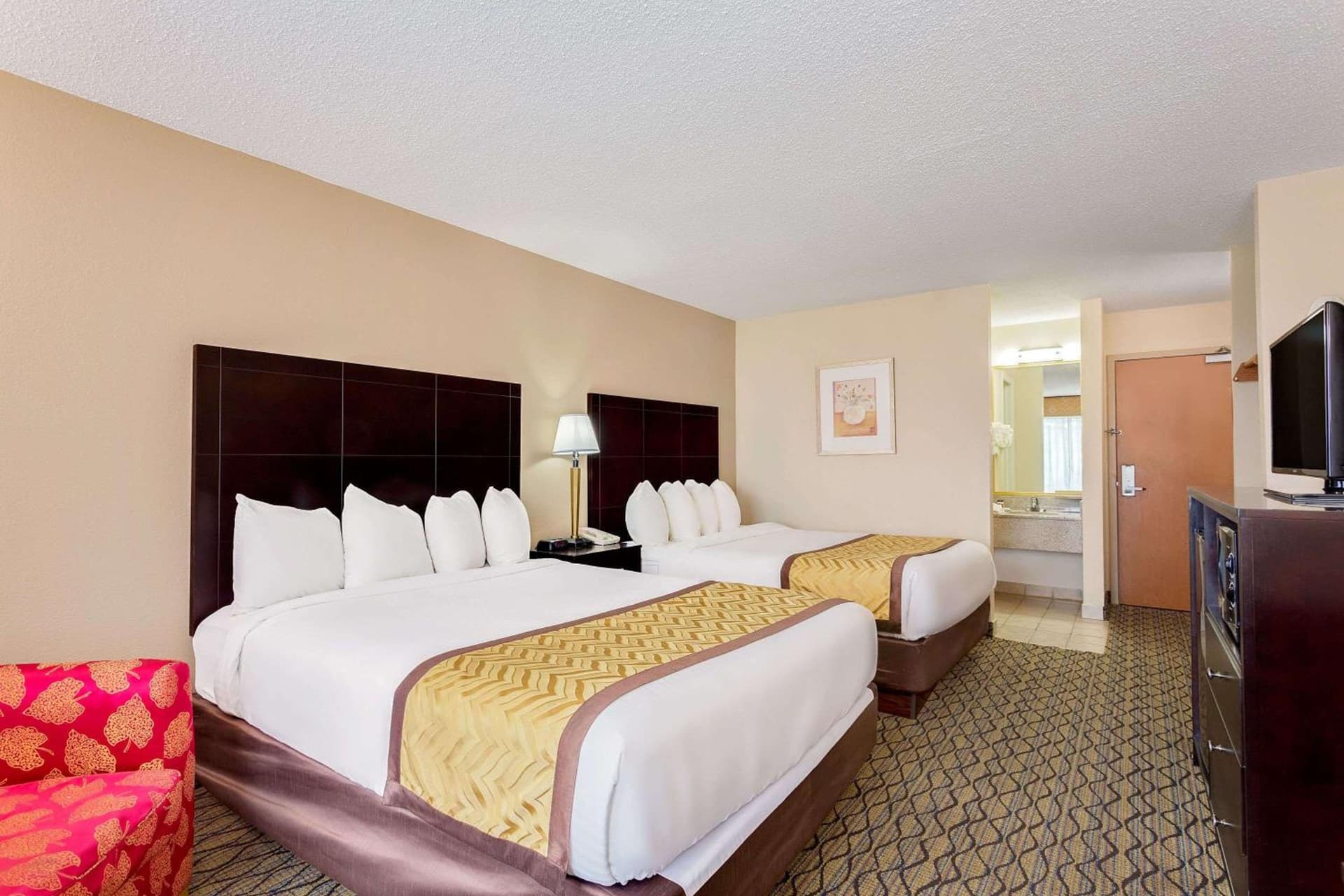 Baymont by Wyndham Kalamazoo East gallery photo in Kalamazoo, MI — image 17