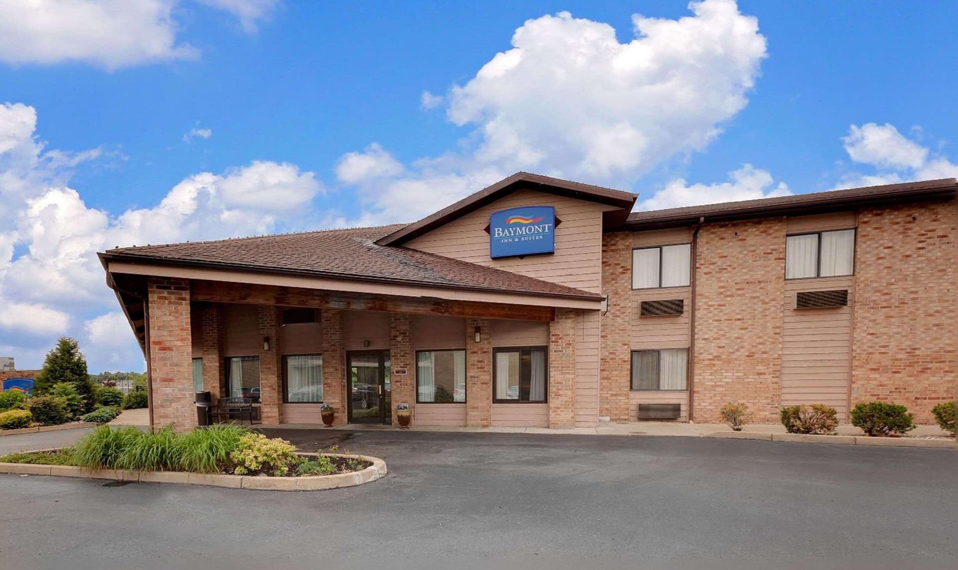 Baymont by Wyndham Battle Creek Downtown featured exterior or lobby in Battle Creek, MI — similar hotel