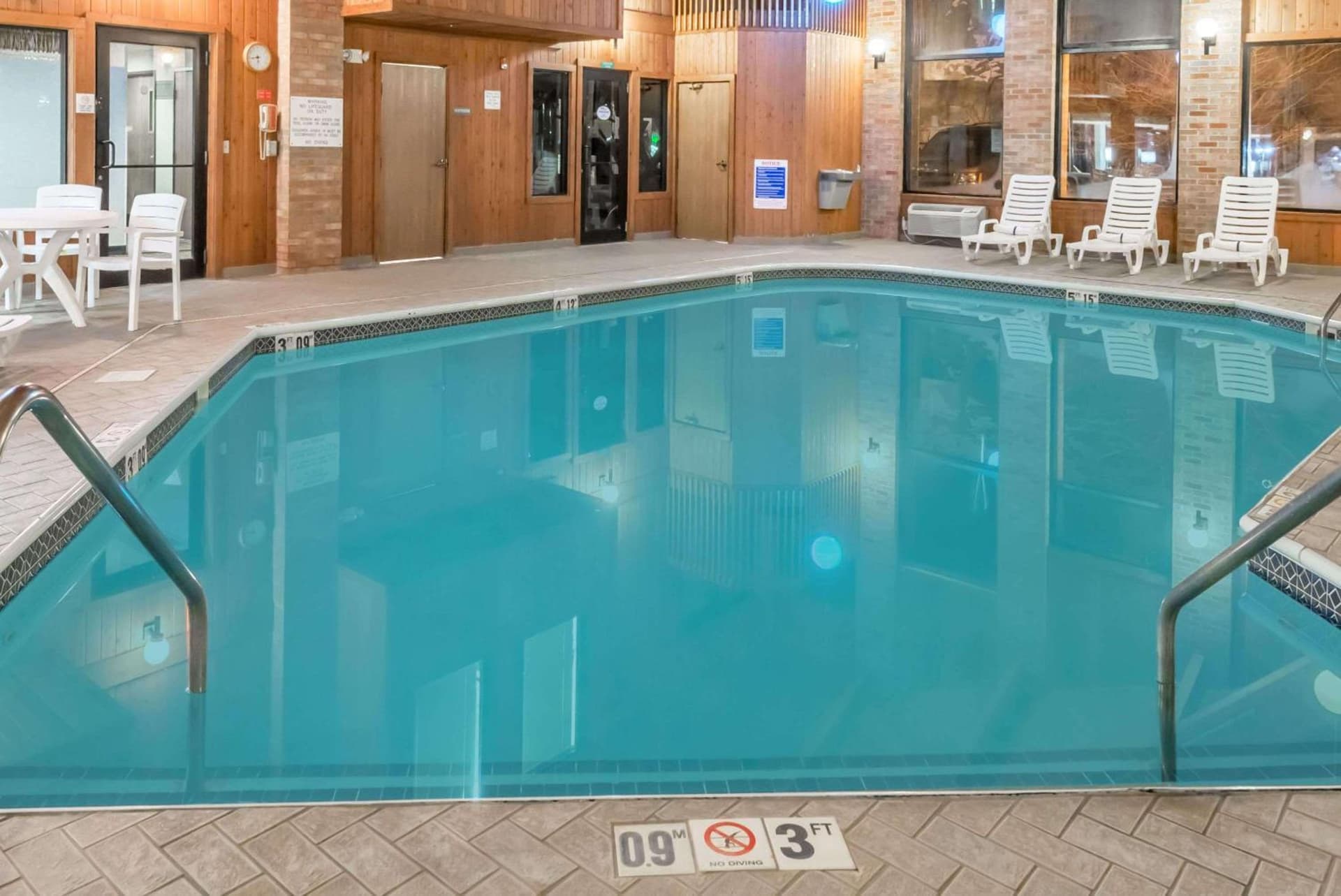 Baymont by Wyndham Cambridge interior in Cambridge, OH — gallery photo 2