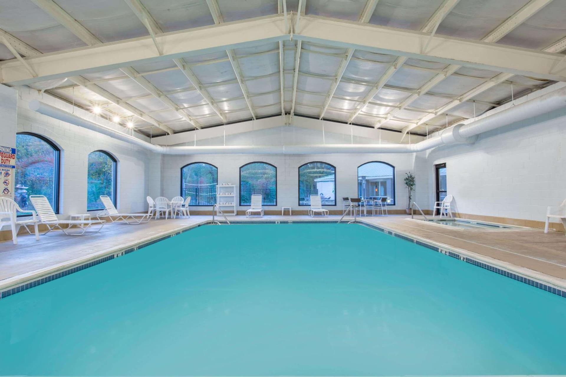 Baymont by Wyndham Bartonsville Poconos interior in Bartonsville — gallery photo 2