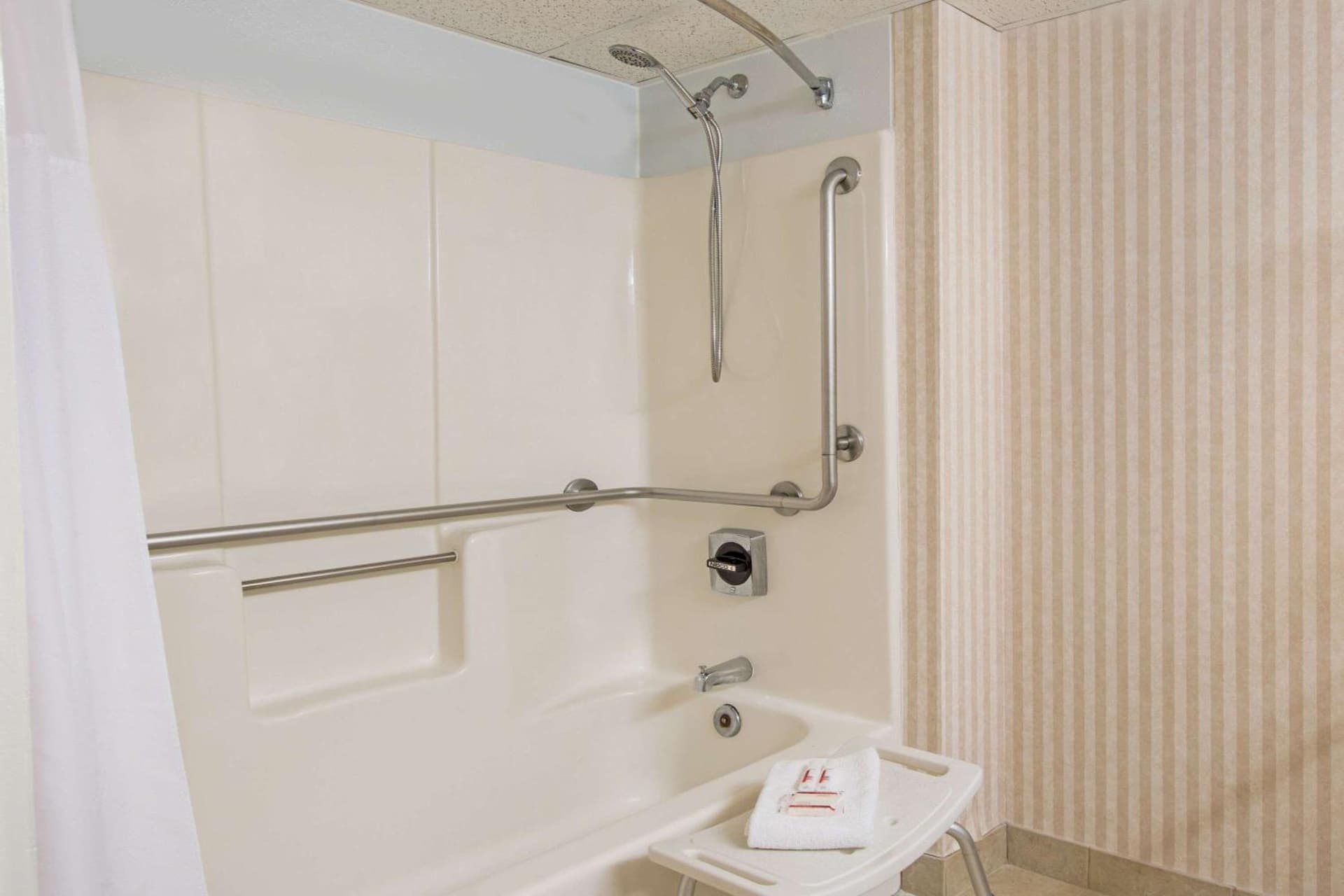 Baymont by Wyndham Bartonsville Poconos gallery photo in Bartonsville — image 7