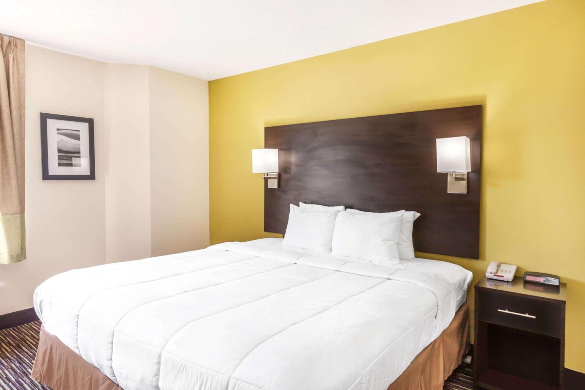 Baymont by Wyndham Newark at University of Delaware interior in Newark, DE — gallery photo 2
