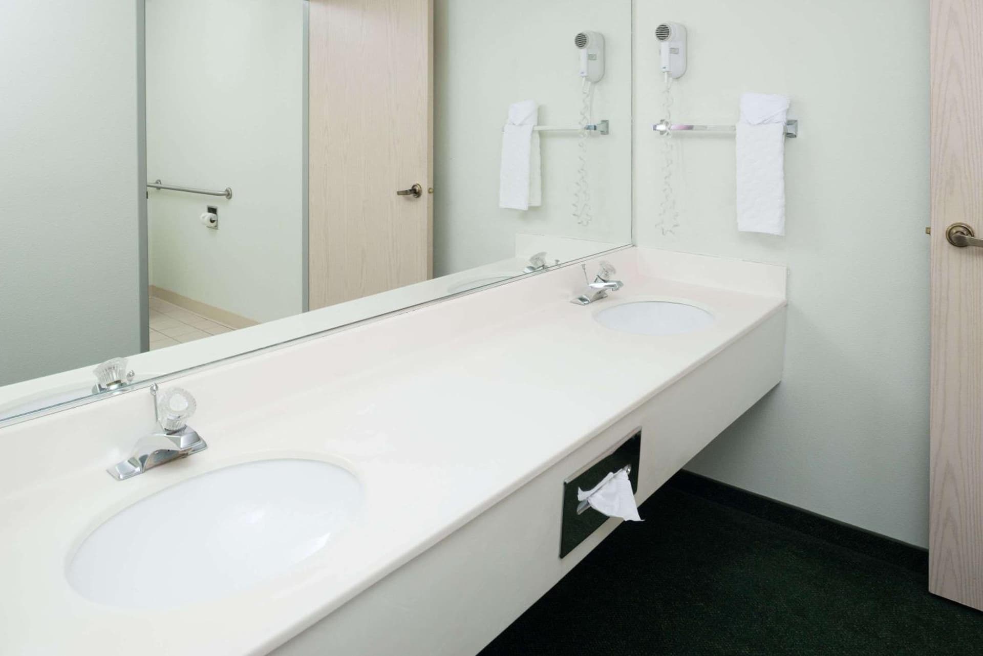 Baymont by Wyndham Coeur D Alene gallery photo in Coeur d'Alene, ID — image 36