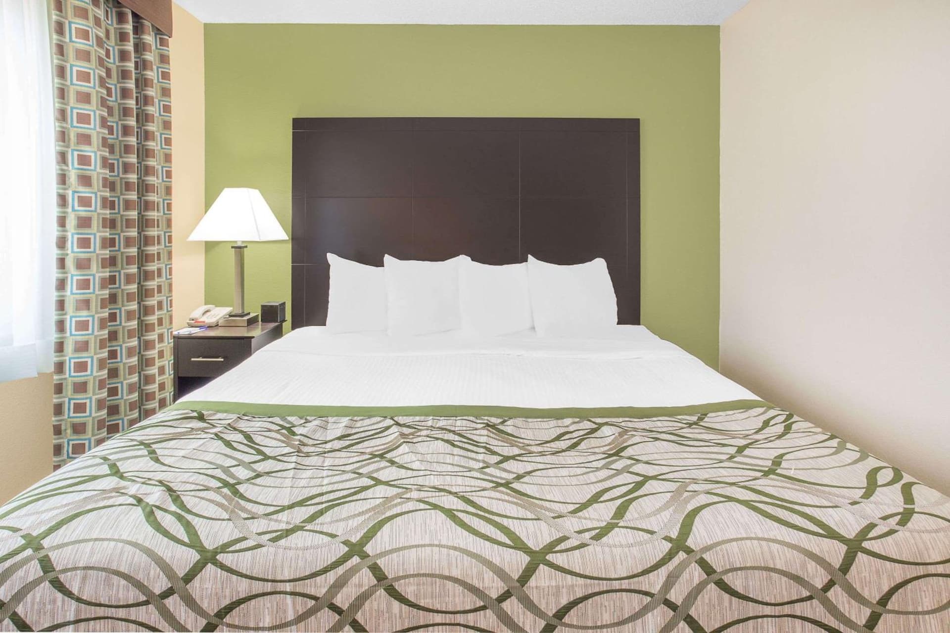 Baymont by Wyndham Holland gallery photo in Holland, MI — image 27