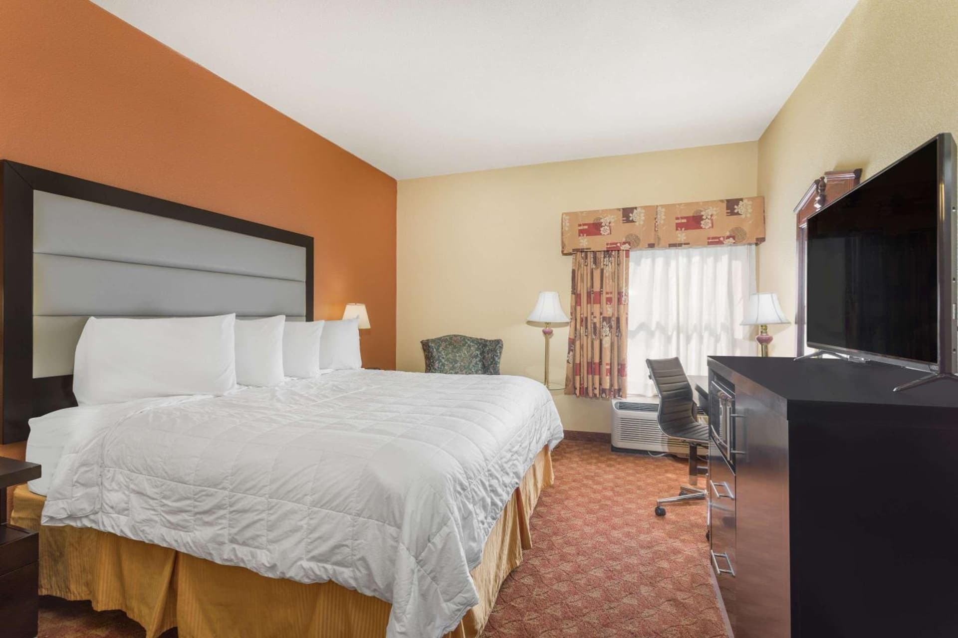 Baymont by Wyndham Fayetteville gallery photo in Fayetteville, AR — image 21