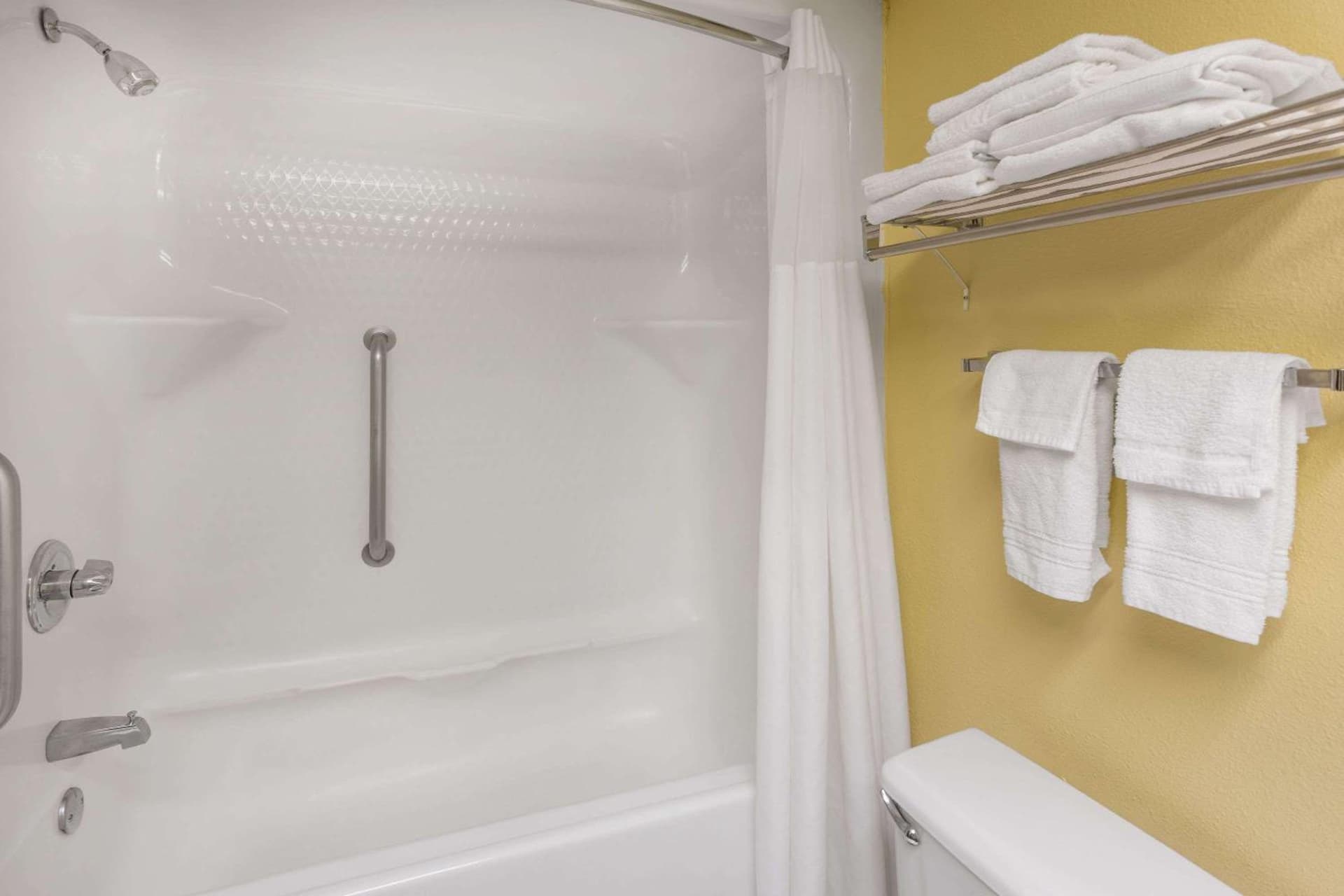 Baymont by Wyndham Fayetteville gallery photo in Fayetteville, AR — image 19