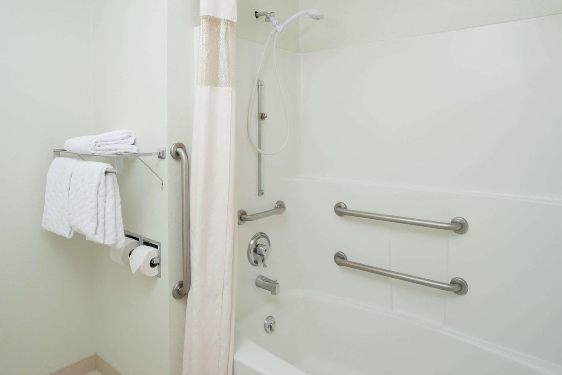 Baymont by Wyndham Coeur D Alene gallery photo in Coeur d'Alene, ID — image 30