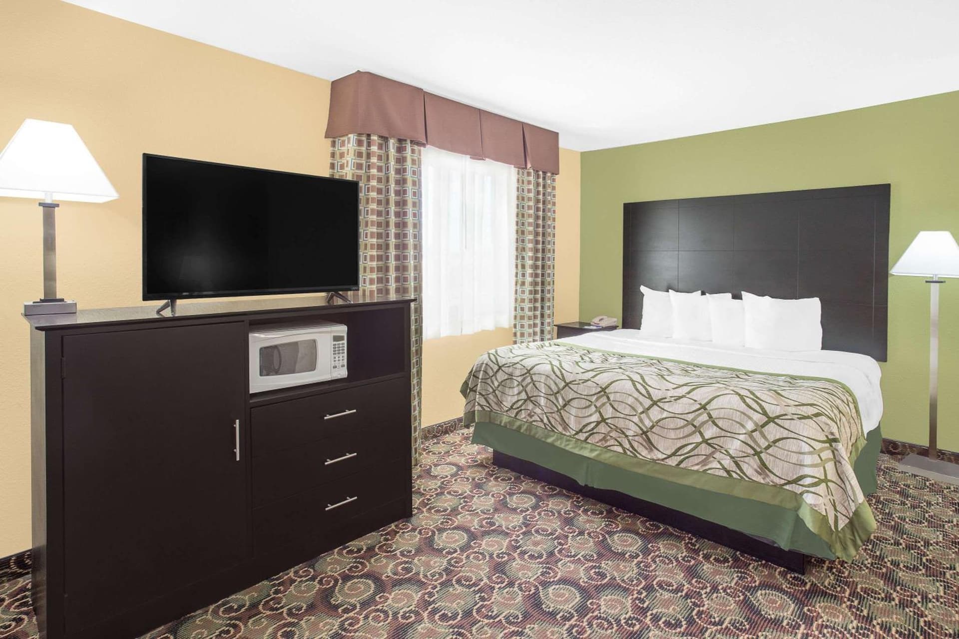 Baymont by Wyndham Holland gallery photo in Holland, MI — image 11