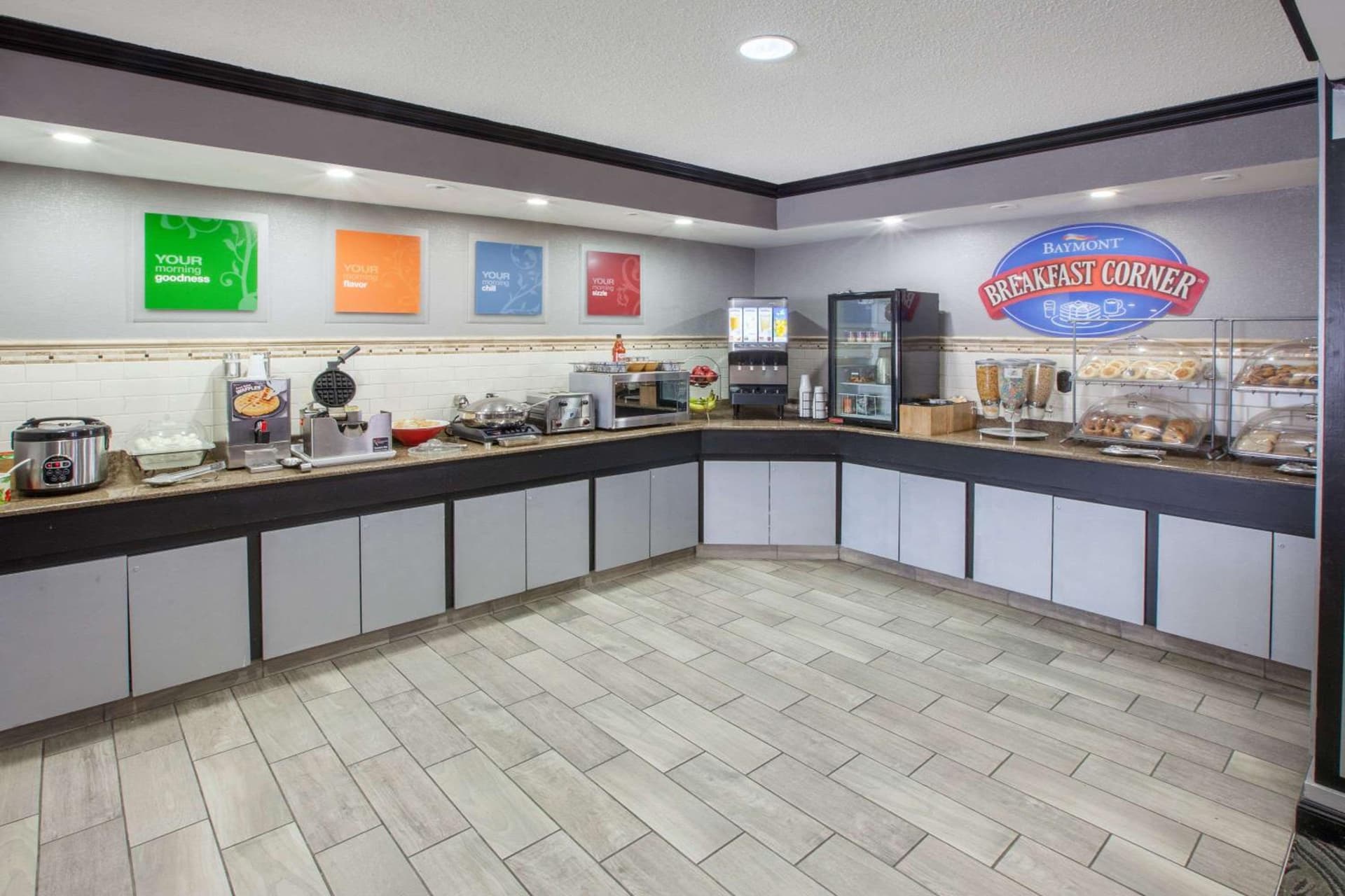 Americas Best Value Inn Canton gallery photo in Canton — image 6