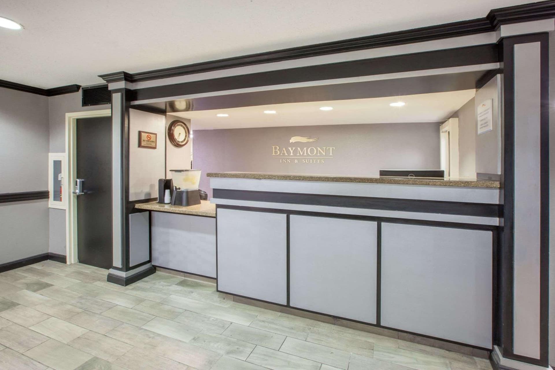Americas Best Value Inn Canton property views in Canton — gallery photo 3