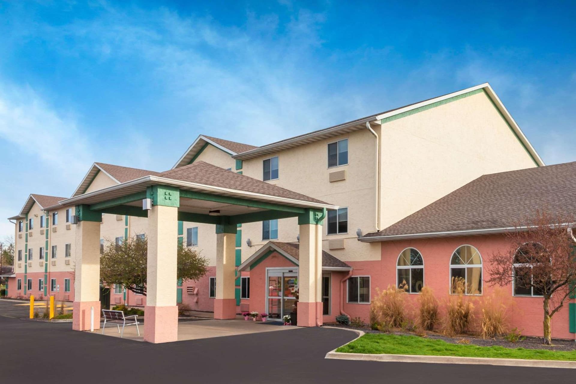 Baymont by Wyndham Galesburg featured exterior or lobby in Galesburg, IL — similar hotel