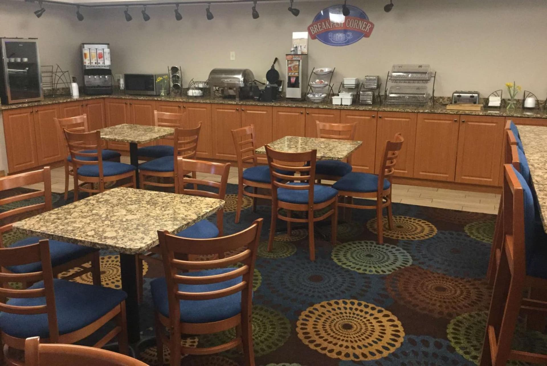 Baymont by Wyndham Mishawaka South Bend Area interior in Mishawaka, IN — gallery photo 2