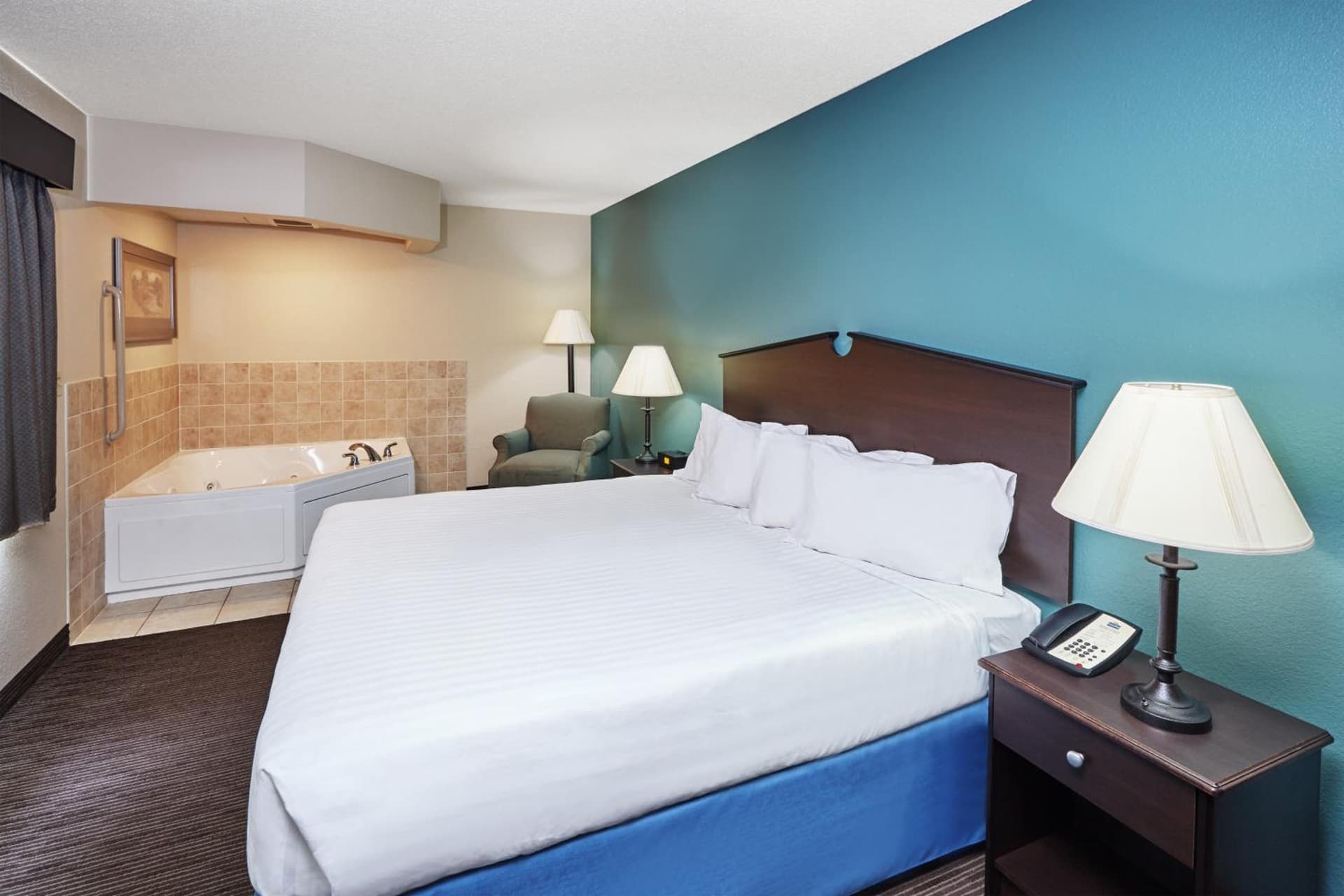 AmericInn by Wyndham Green Bay East gallery photo in Green Bay, WI — image 33