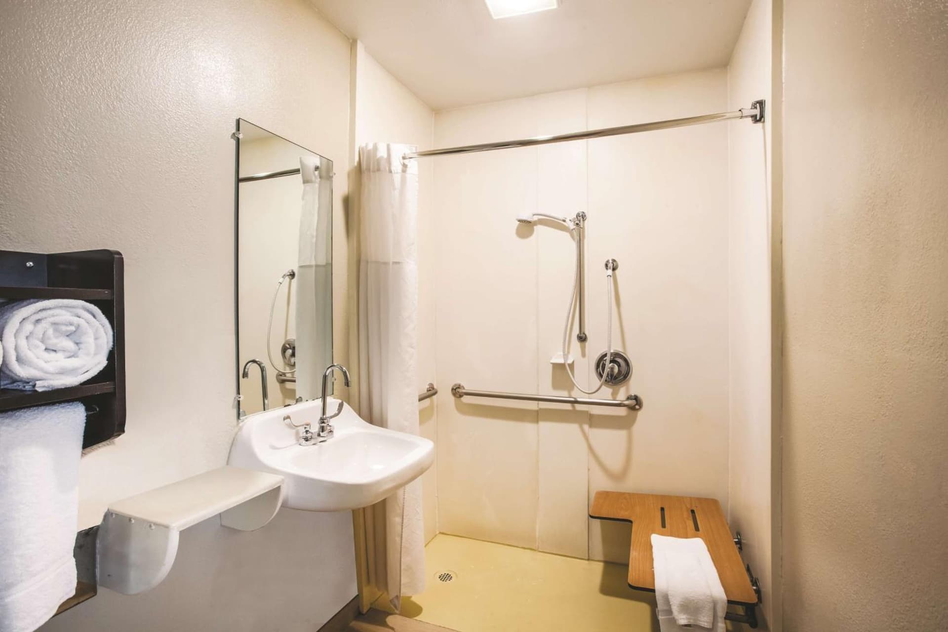 La Quinta by Wyndham Carlsbad - Legoland Area gallery photo in Carlsbad, CA — image 39