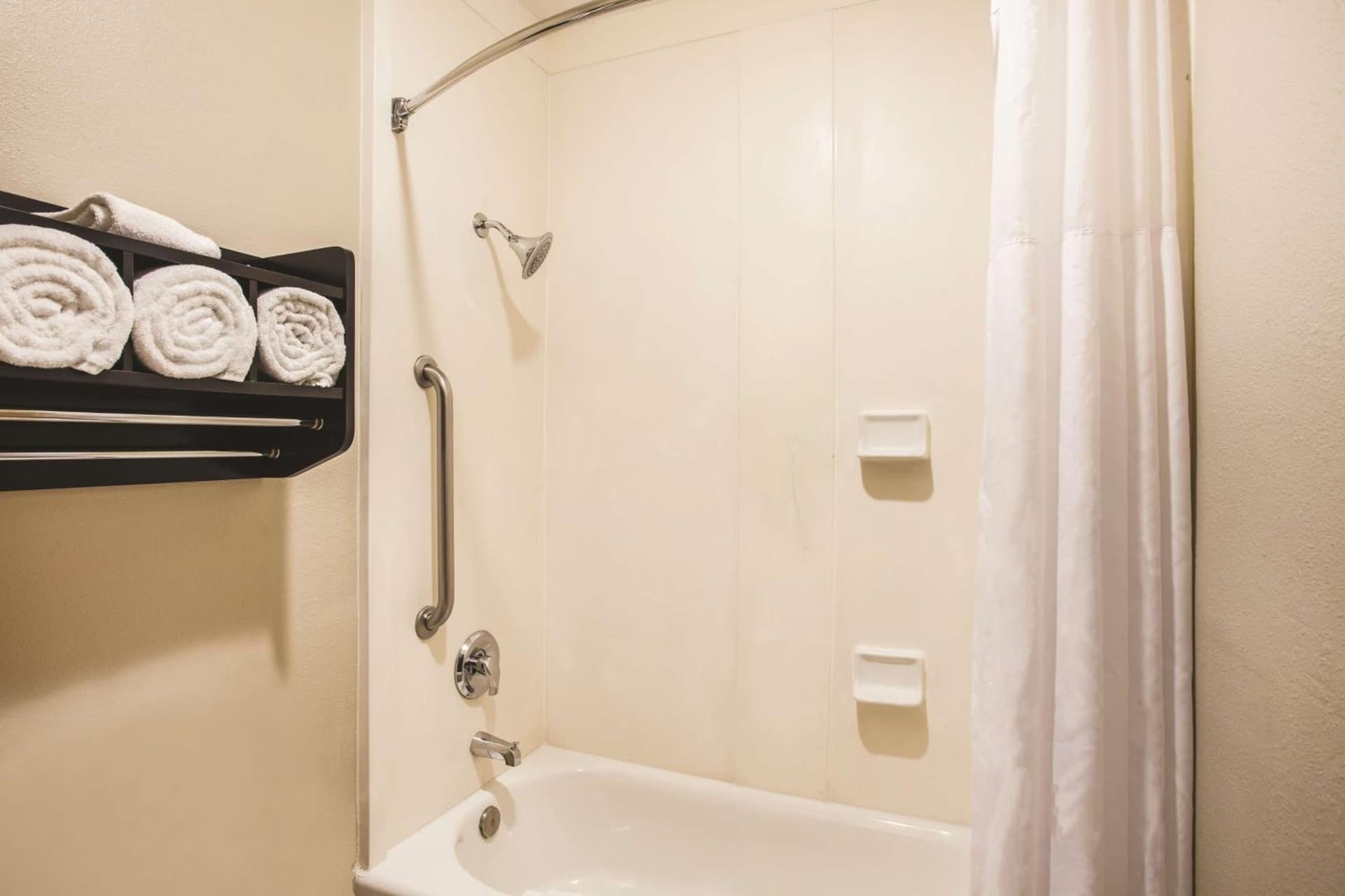 La Quinta by Wyndham Carlsbad - Legoland Area property views in Carlsbad, CA — gallery photo 3