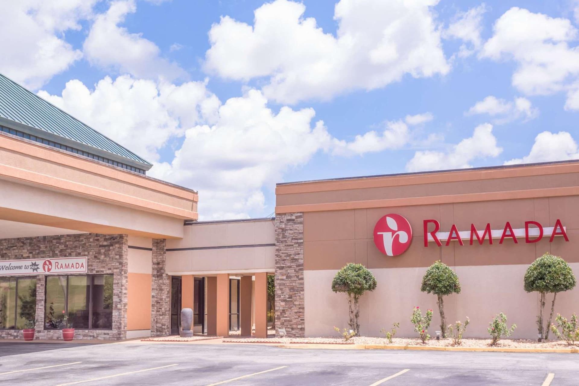 Ramada by Wyndham Macon — hotel in Macon, Georgia
