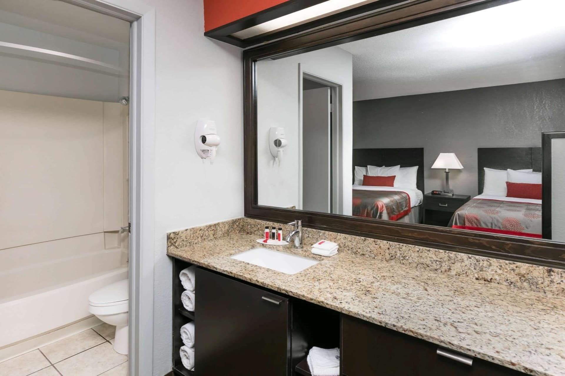 Ramada by Wyndham El Paso gallery photo in El Paso, TX — image 39