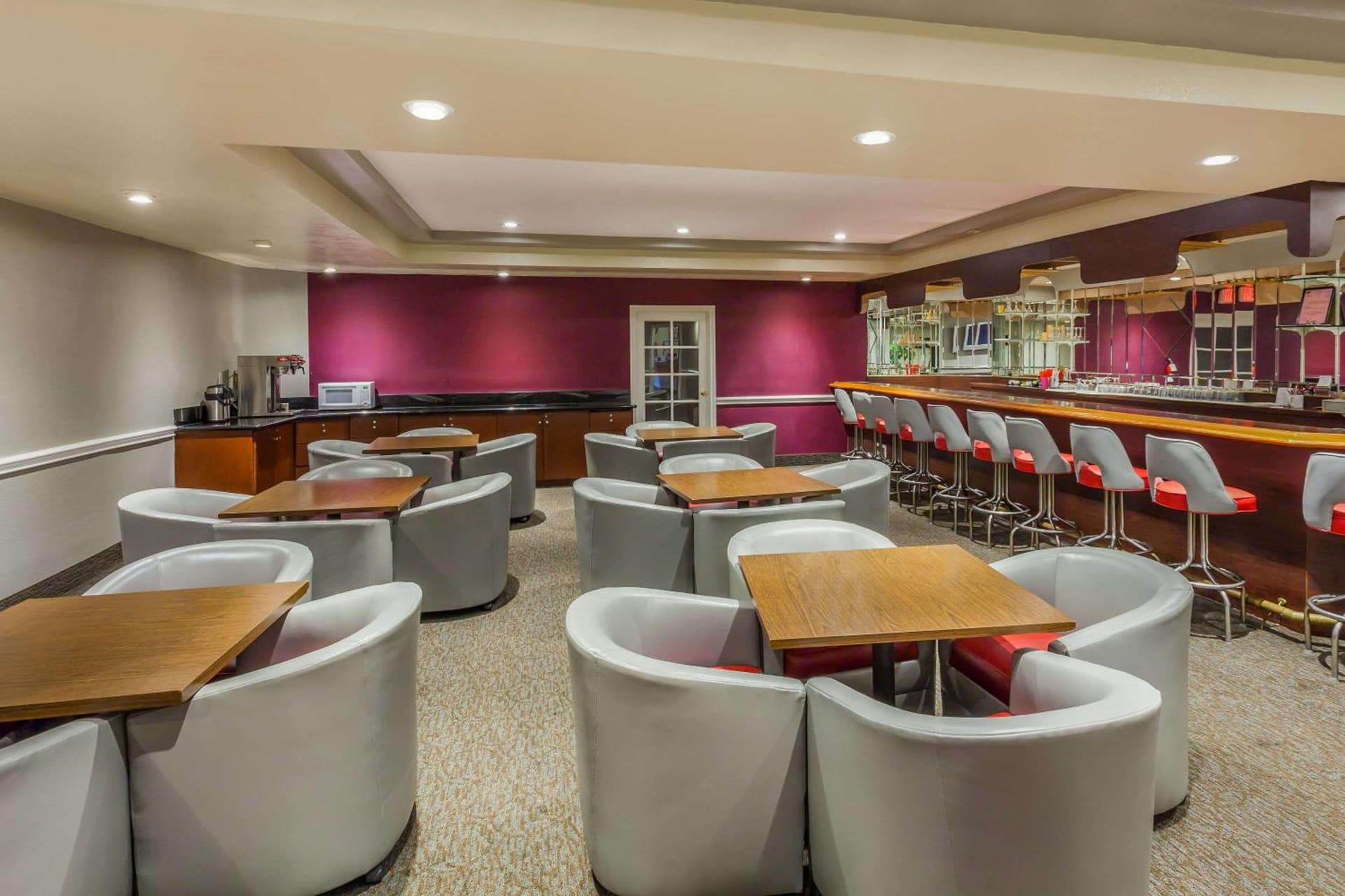 Ramada Plaza by Wyndham Garden Grove/Anaheim South interior in Garden Grove, CA — gallery photo 2