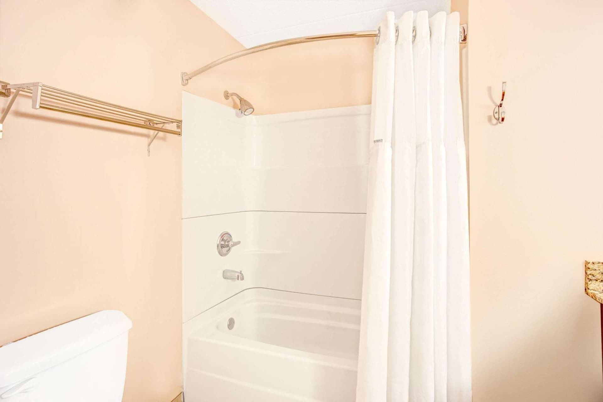 Ramada by Wyndham Murfreesboro gallery photo in Murfreesboro, TN — image 9