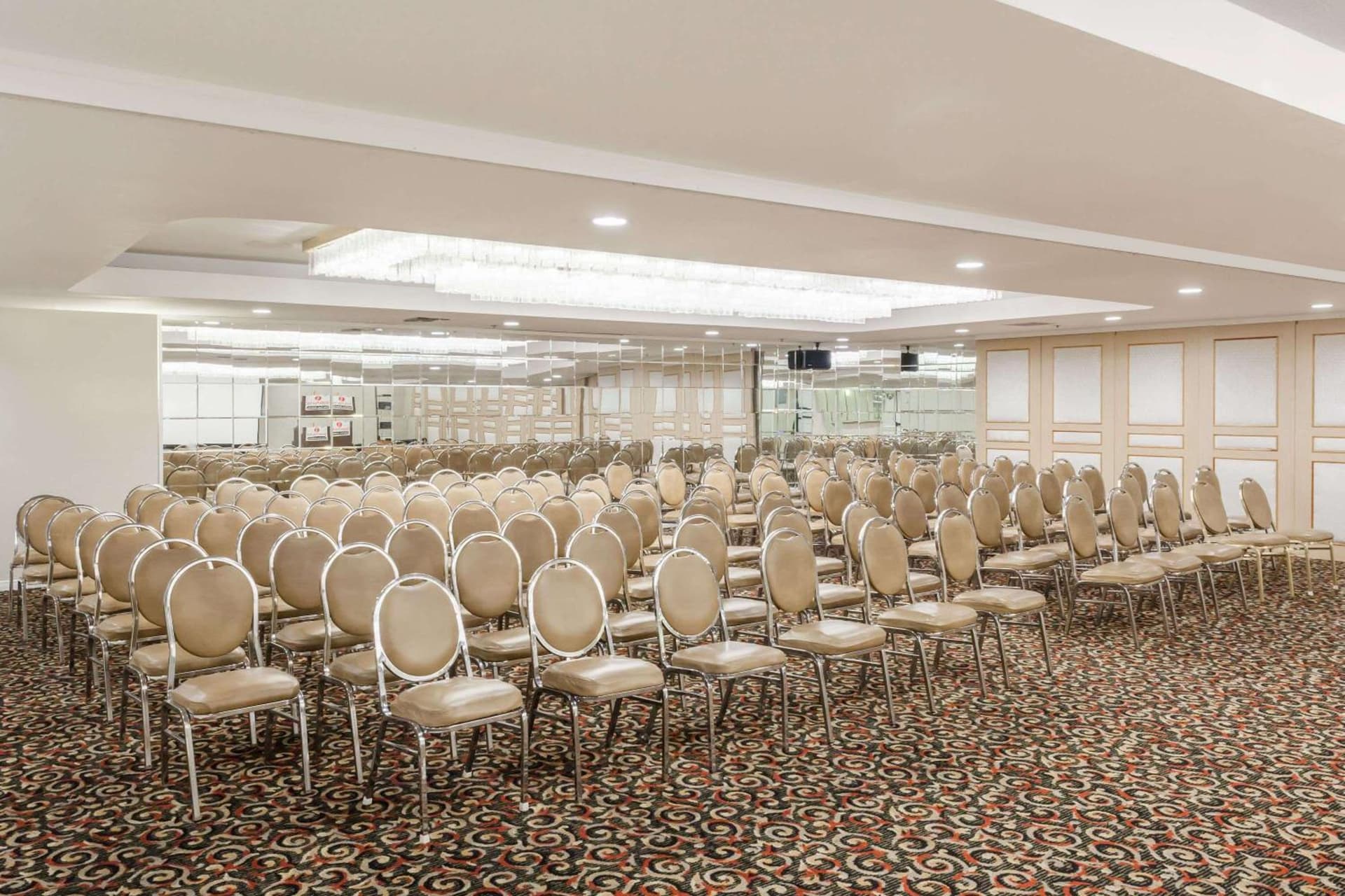 Ramada Plaza by Wyndham Garden Grove/Anaheim South gallery photo in Garden Grove, CA — image 22