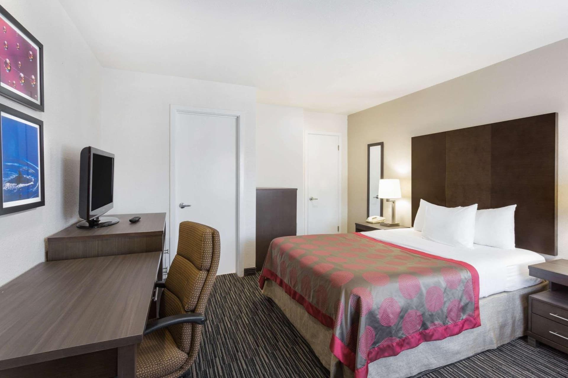 Ramada by Wyndham Monterey gallery photo in Monterey, CA — image 35