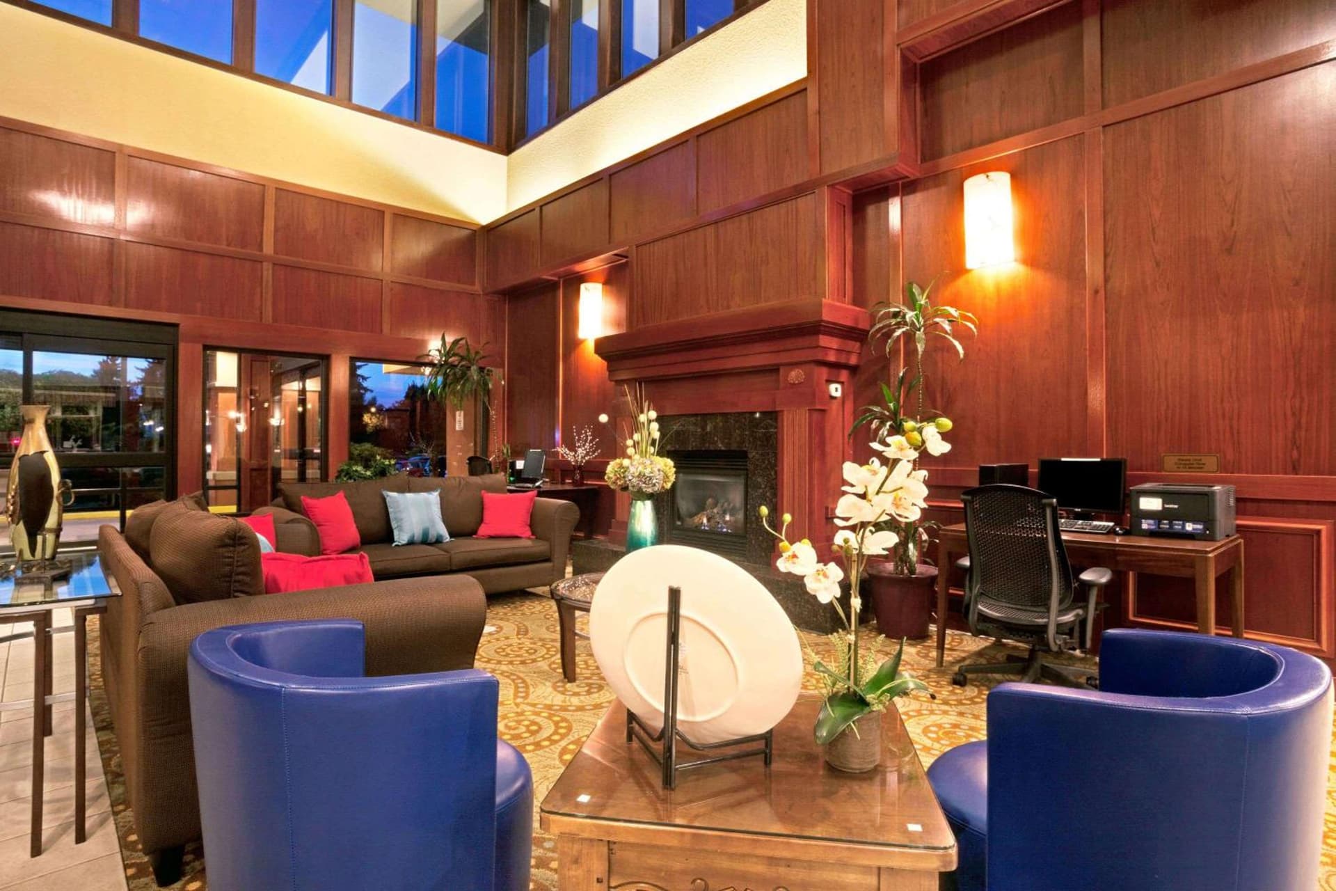 Ramada by Wyndham Tukwila Southcenter property views in Tukwila, WA — gallery photo 3