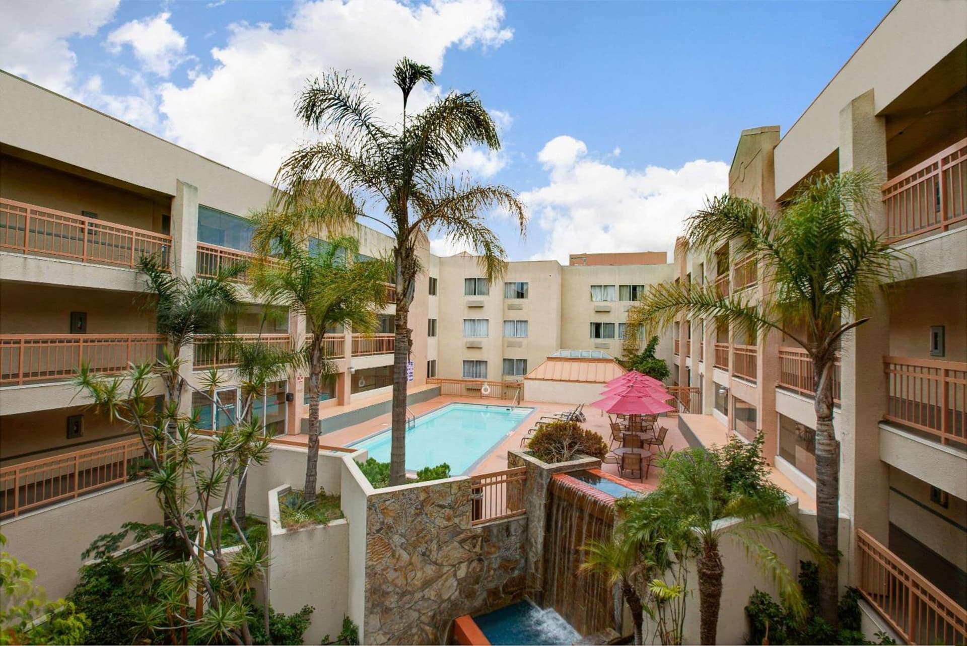 Ramada by Wyndham Hawthorne/LAX property views in Hawthorne, CA — gallery photo 3