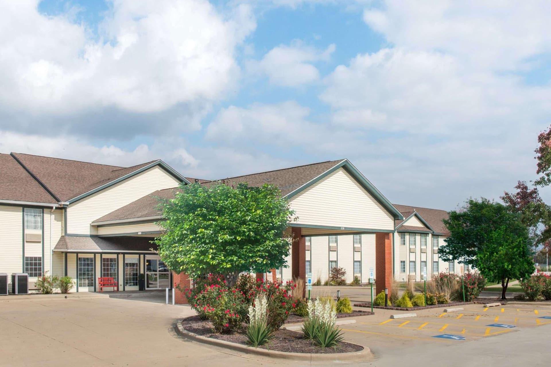 Ramada by Wyndham Springfield North — hotel in Springfield, Illinois