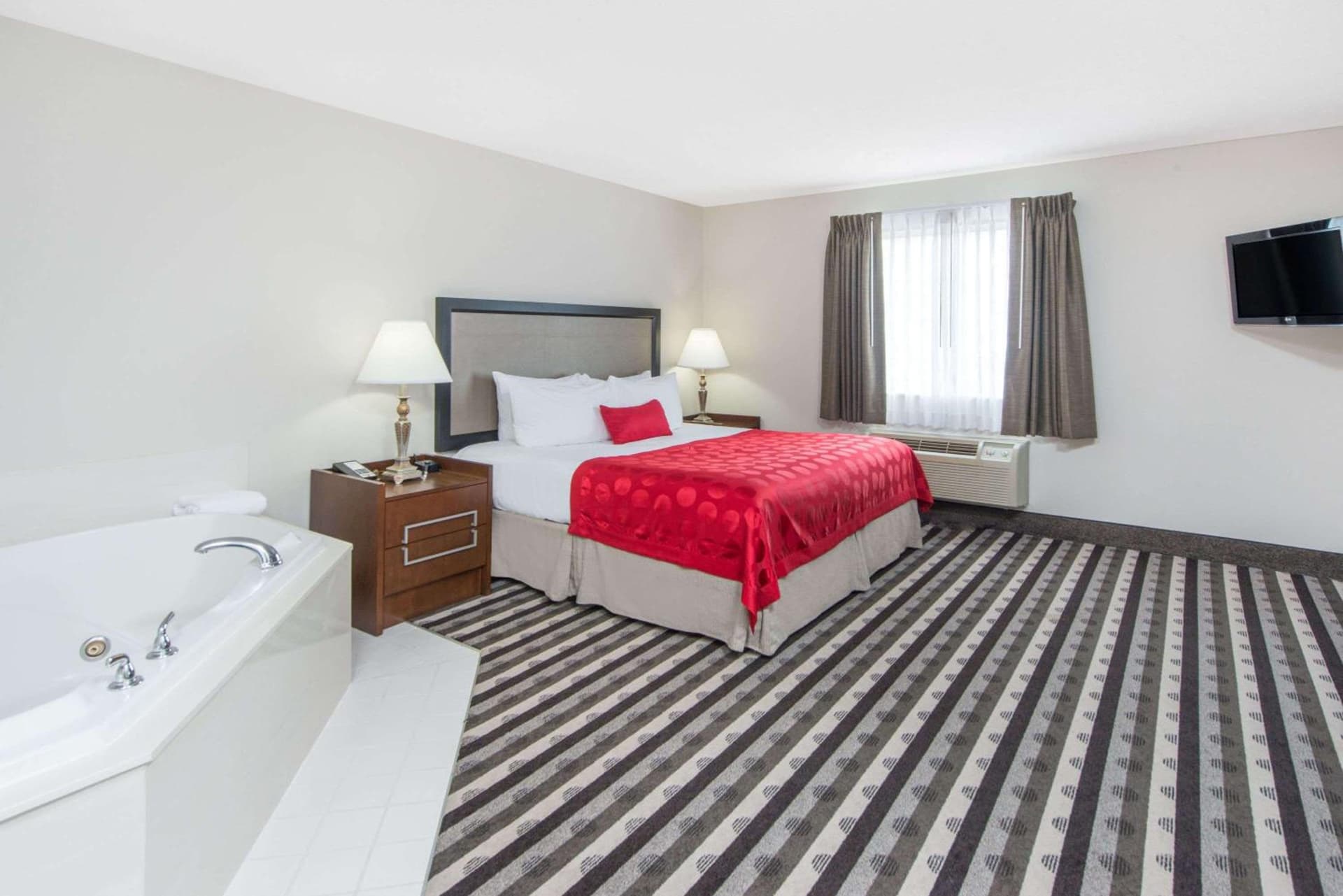 Ramada by Wyndham Springfield North interior in Springfield, IL — gallery photo 2