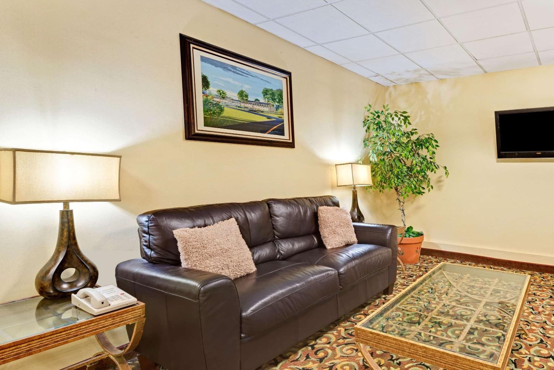 Ramada by Wyndham Kittery interior in Kittery — gallery photo 2