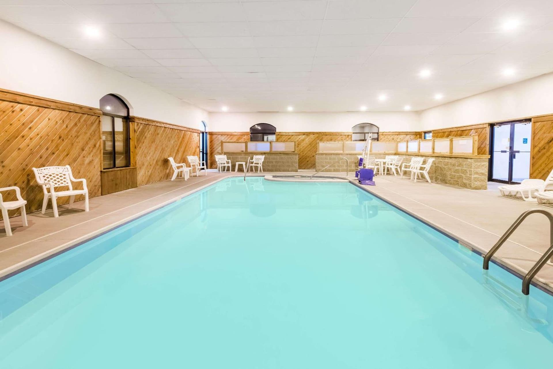 Ramada by Wyndham Strasburg Dover gallery photo in Strasburg, OH — image 25