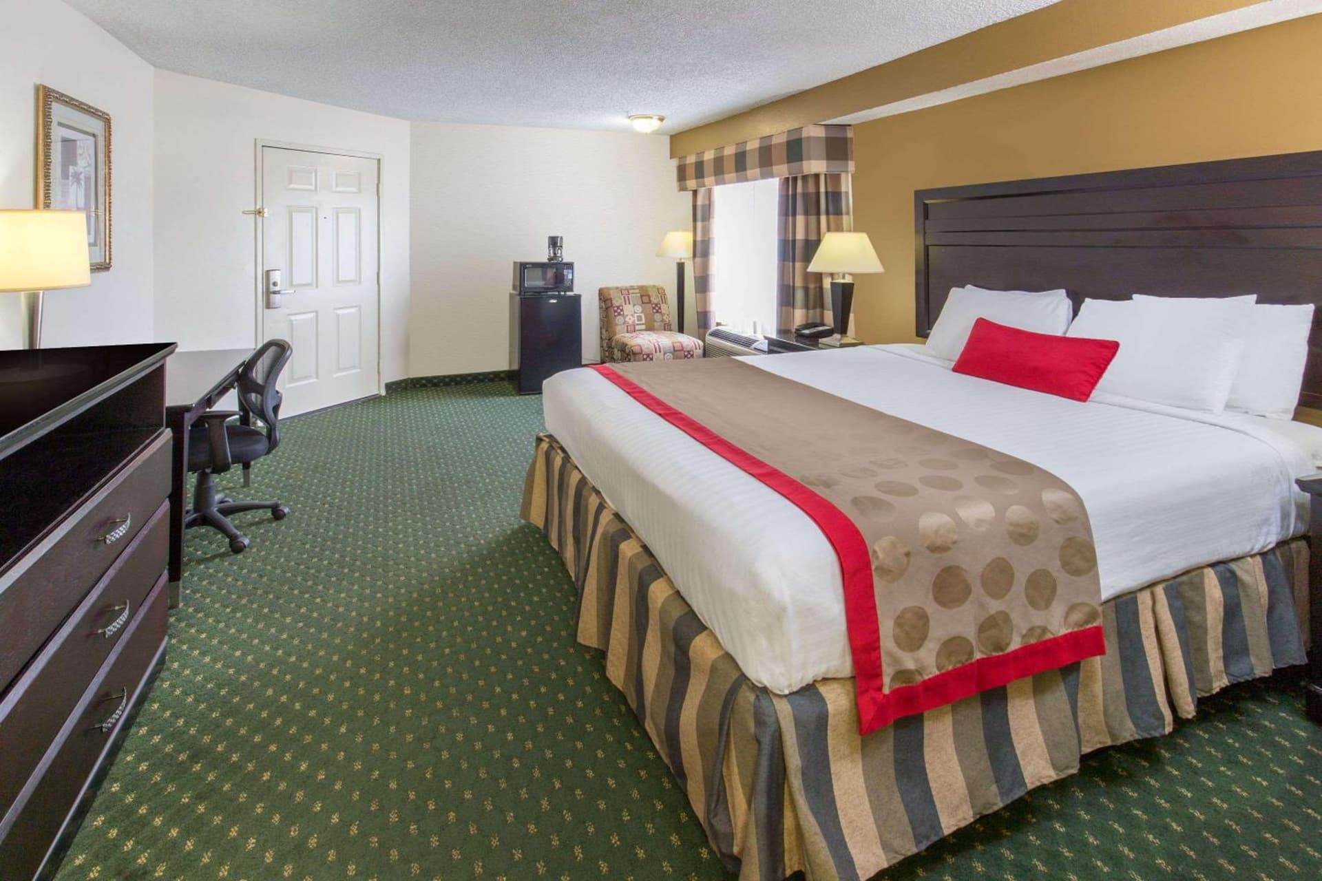 Ramada by Wyndham Ontario Airport & Convention Center gallery photo in Ontario, CA — image 71