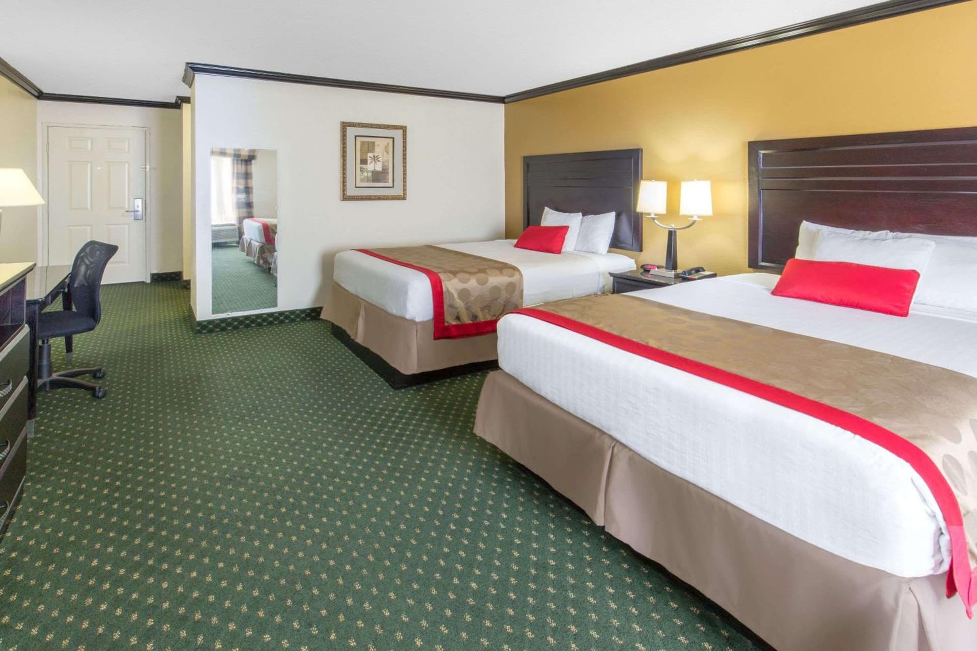 Ramada by Wyndham Ontario Airport & Convention Center gallery photo in Ontario, CA — image 41