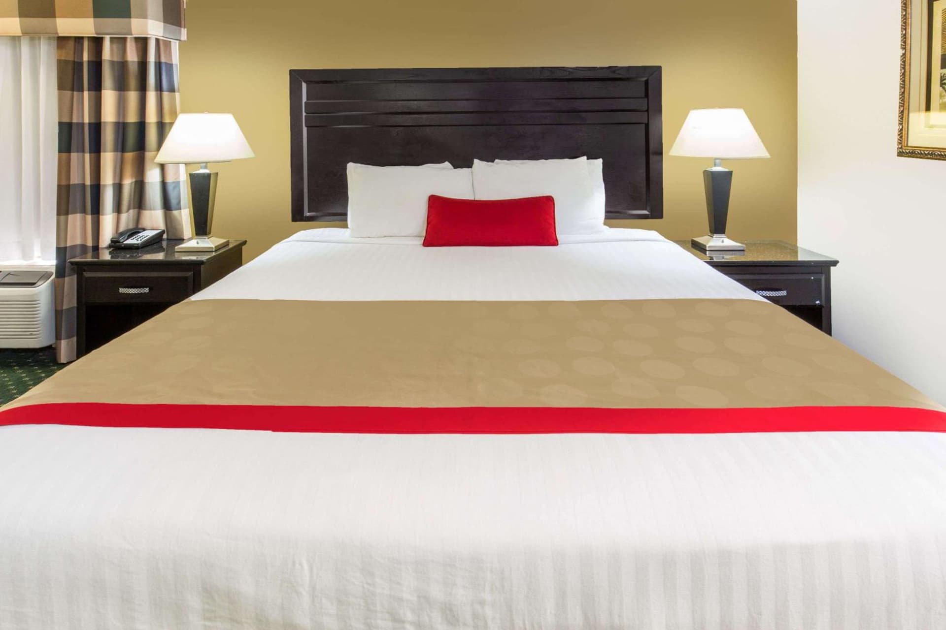 Ramada by Wyndham Ontario Airport & Convention Center gallery photo in Ontario, CA — image 10