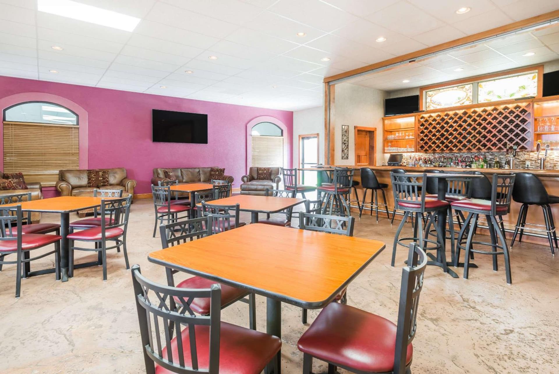 Ramada by Wyndham Strasburg Dover gallery photo in Strasburg, OH — image 28