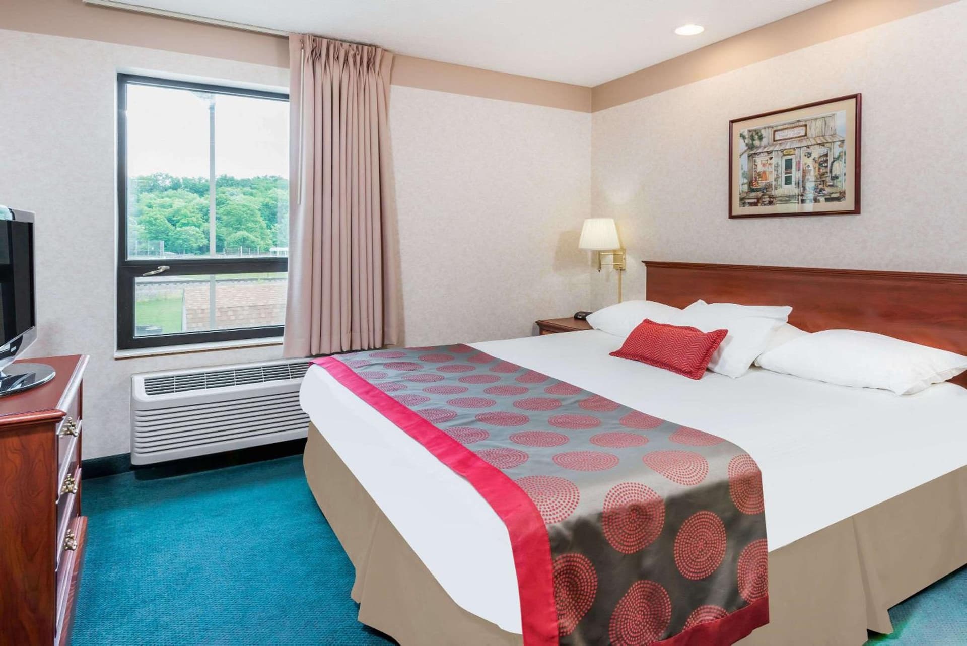 Ramada by Wyndham Strasburg Dover property views in Strasburg, OH — gallery photo 3