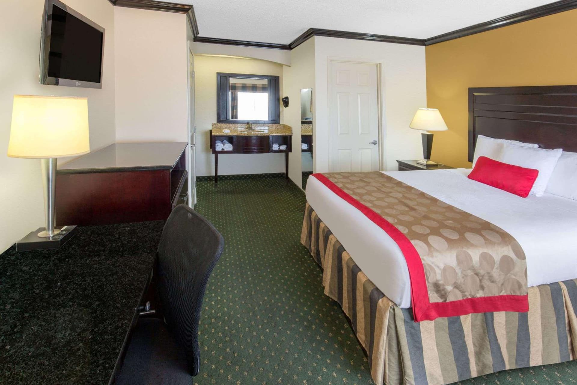 Ramada by Wyndham Ontario Airport & Convention Center gallery photo in Ontario, CA — image 56