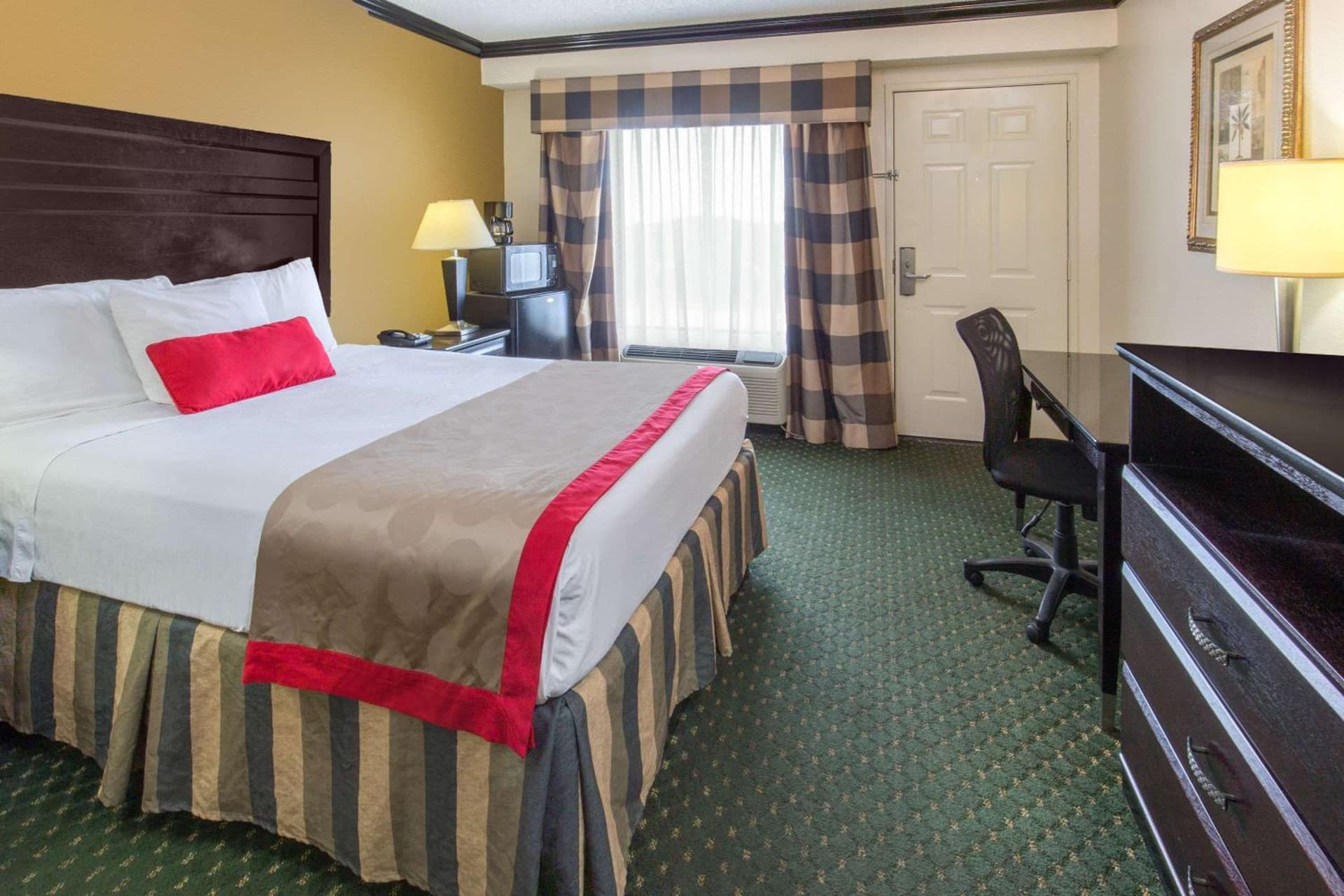 Ramada by Wyndham Ontario Airport & Convention Center gallery photo in Ontario, CA — image 57